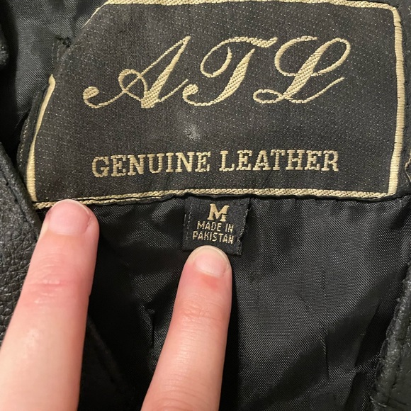 Vintage Black Leather vest with snap buttons - Picture 2 of 2